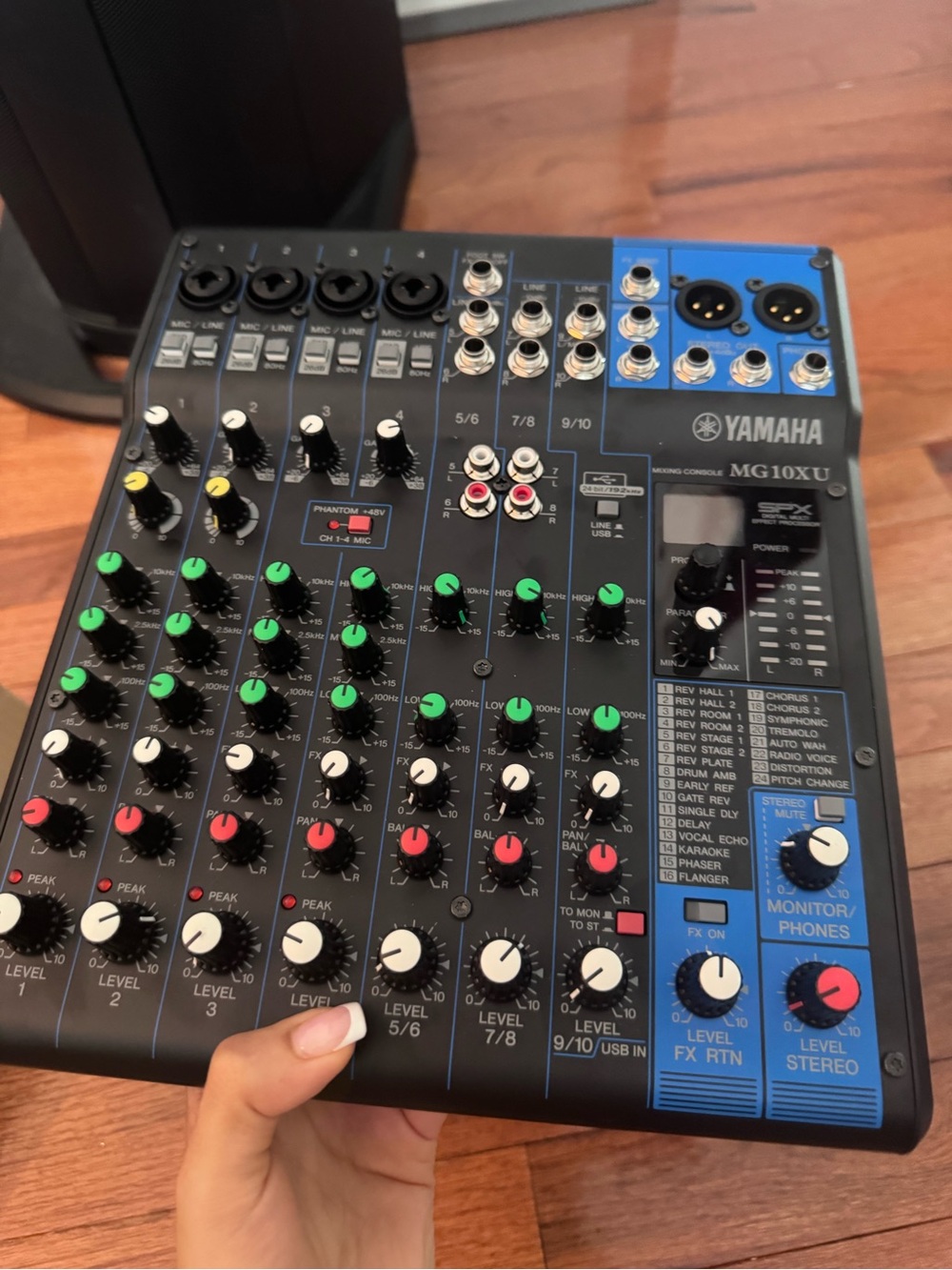 Yamaha MG10XU Mixer - Black x10 channels